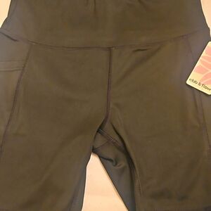 Ebb & Flow Black Biker SHORTS WITH pockets SIZE Large